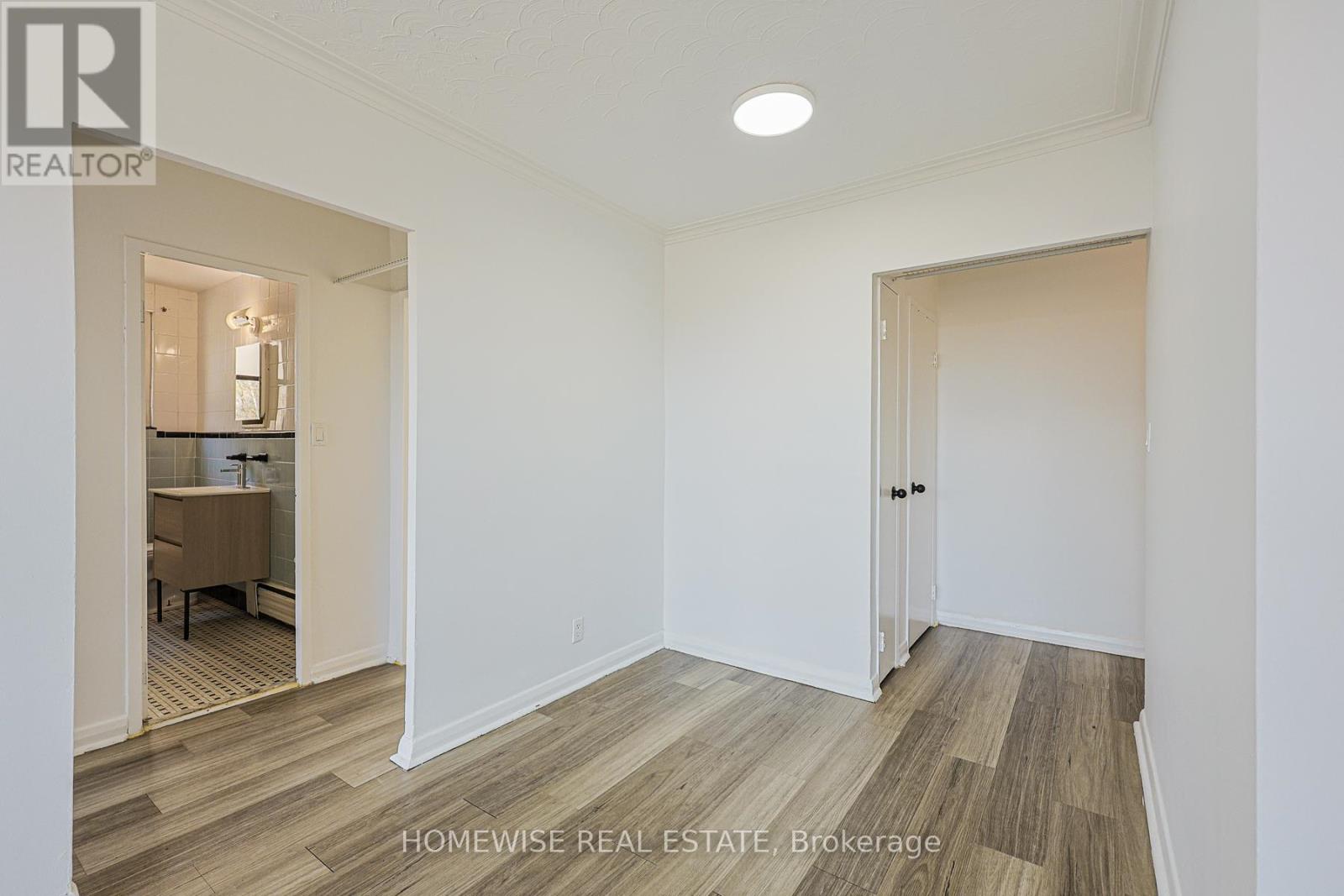 302 - 2204 Dufferin Street, Toronto, Ontario  M6E 3R8 - Photo 10 - W13096914