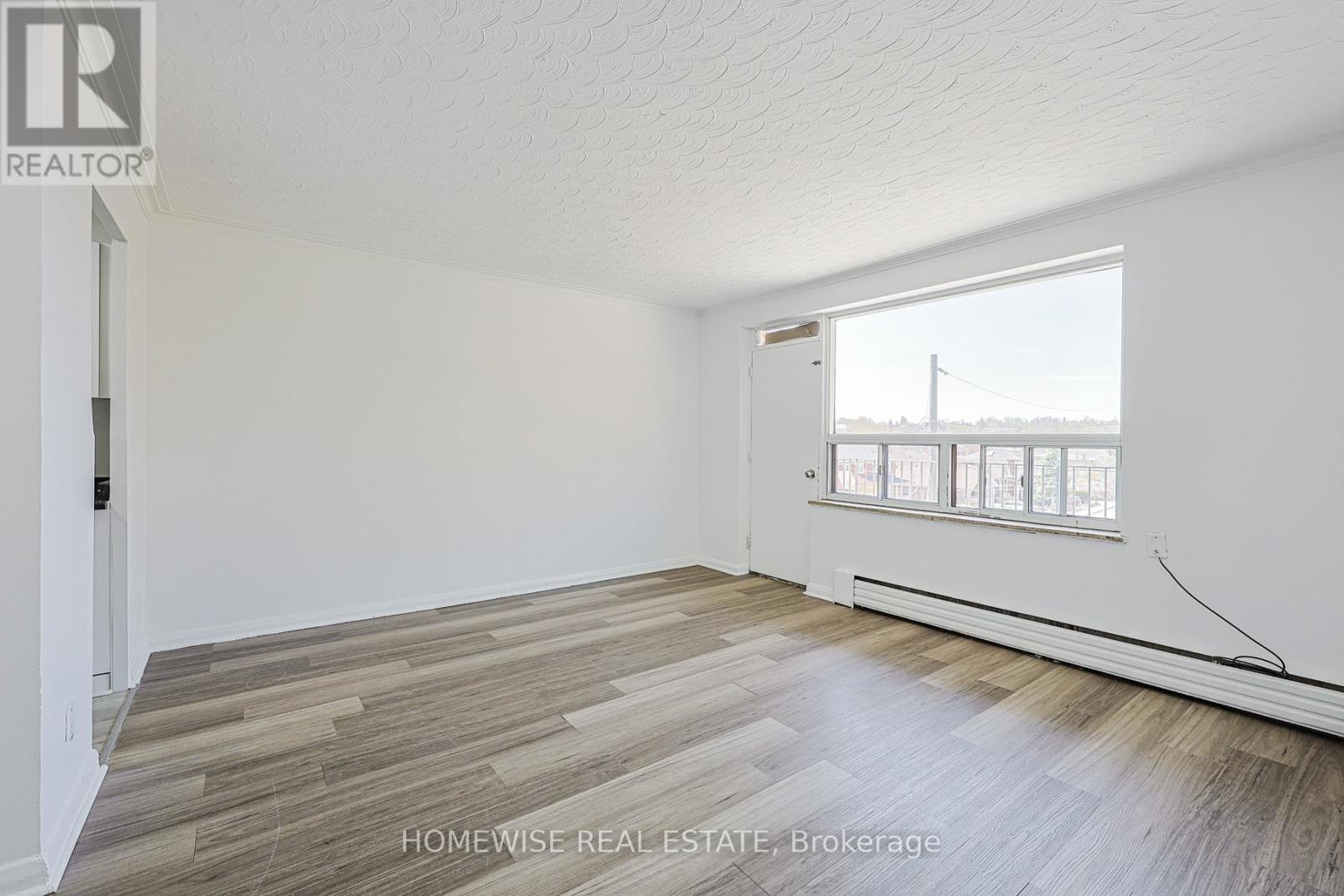 302 - 2204 Dufferin Street, Toronto, Ontario  M6E 3R8 - Photo 12 - W13096914