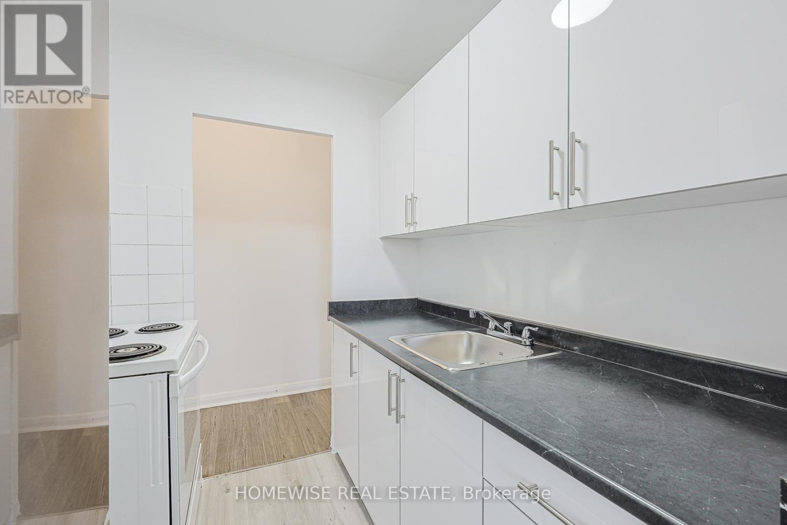 302 - 2204 Dufferin Street, Toronto, Ontario  M6E 3R8 - Photo 4 - W13096914