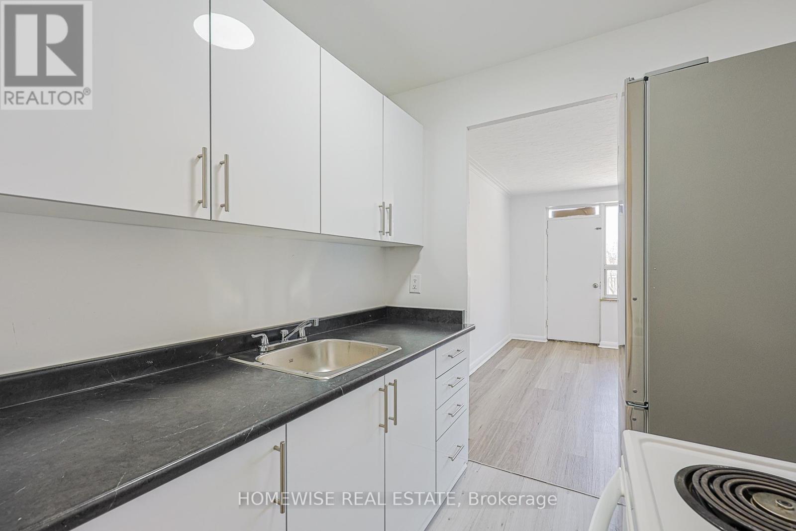 302 - 2204 Dufferin Street, Toronto, Ontario  M6E 3R8 - Photo 6 - W13096914