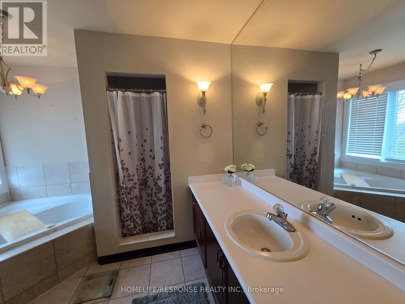 5156 Oakley Drive, Burlington, Ontario  L7L 6P1 - Photo 18 - W13097232