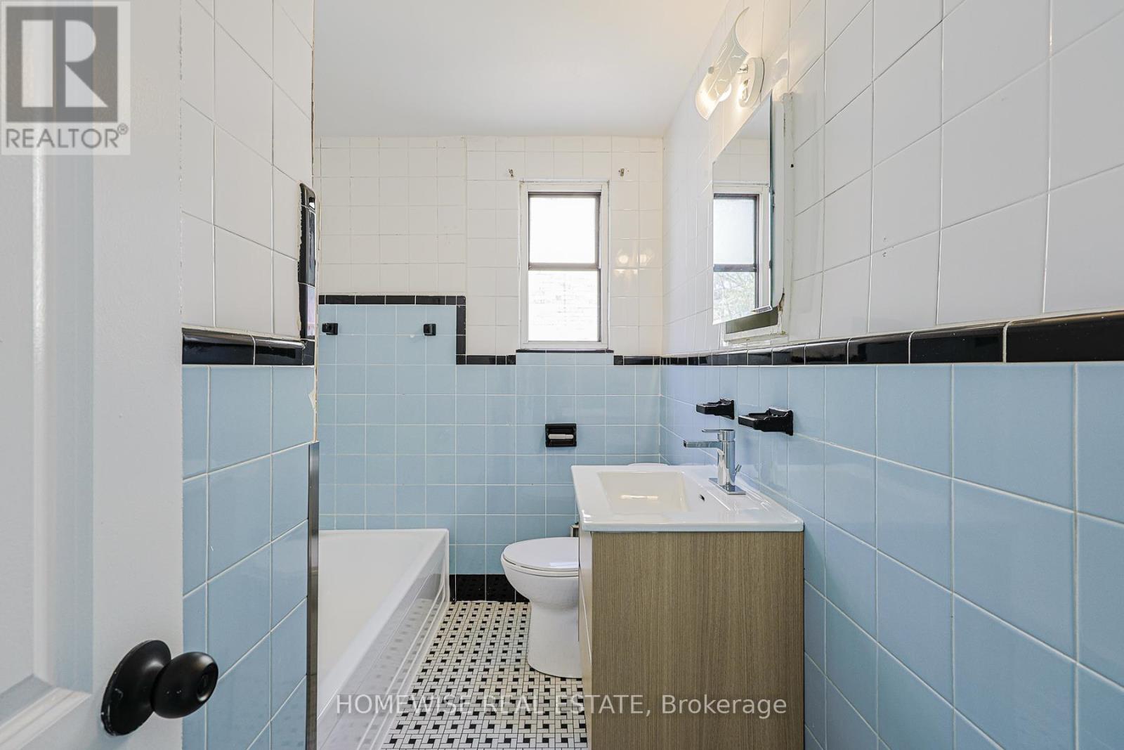 302 - 2204 Dufferin Street, Toronto, Ontario  M6E 3R8 - Photo 32 - W13096914
