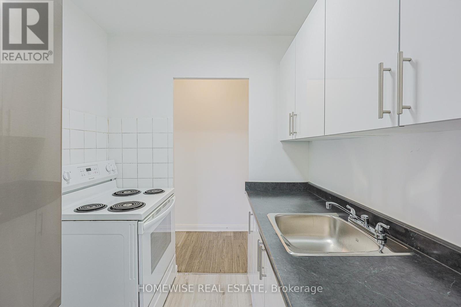 302 - 2204 Dufferin Street, Toronto, Ontario  M6E 3R8 - Photo 5 - W13096914