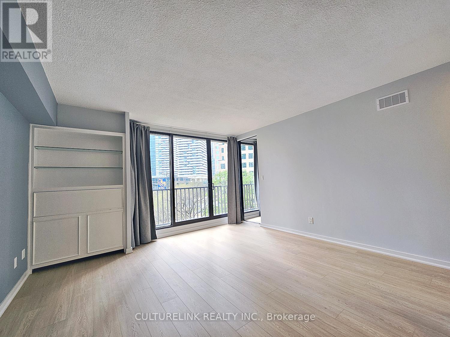1019 - 33 Harbour Square, Toronto, Ontario  M5J 2G2 - Photo 5 - C13097098