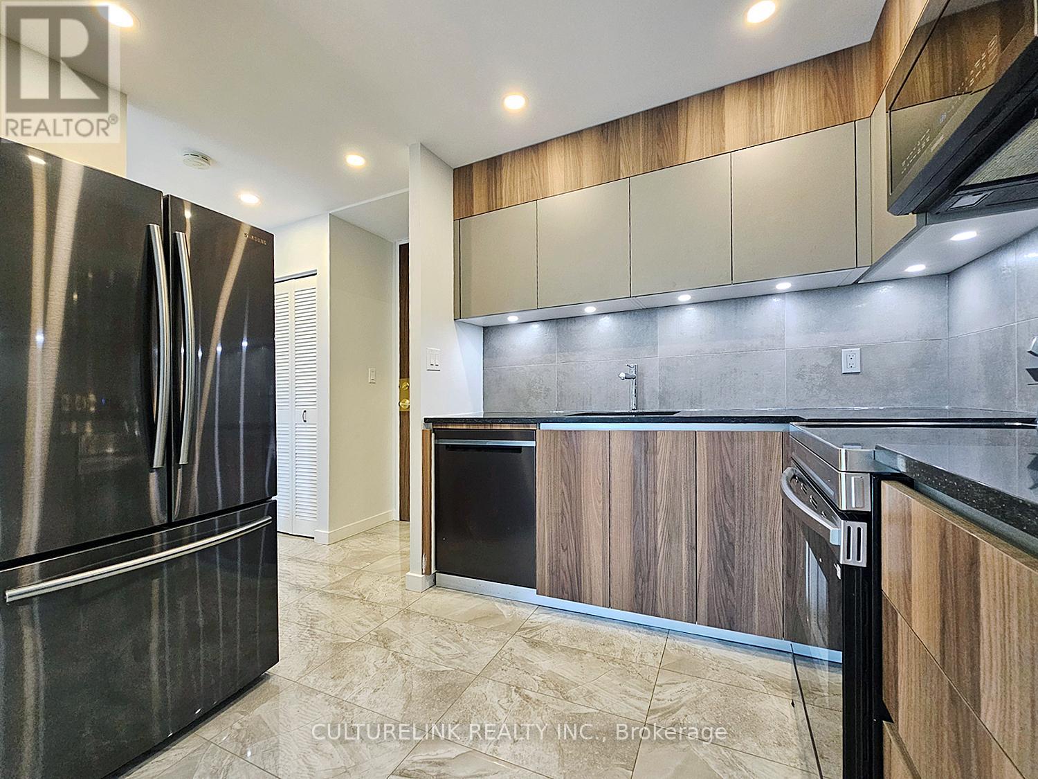 1019 - 33 Harbour Square, Toronto, Ontario  M5J 2G2 - Photo 4 - C13097098