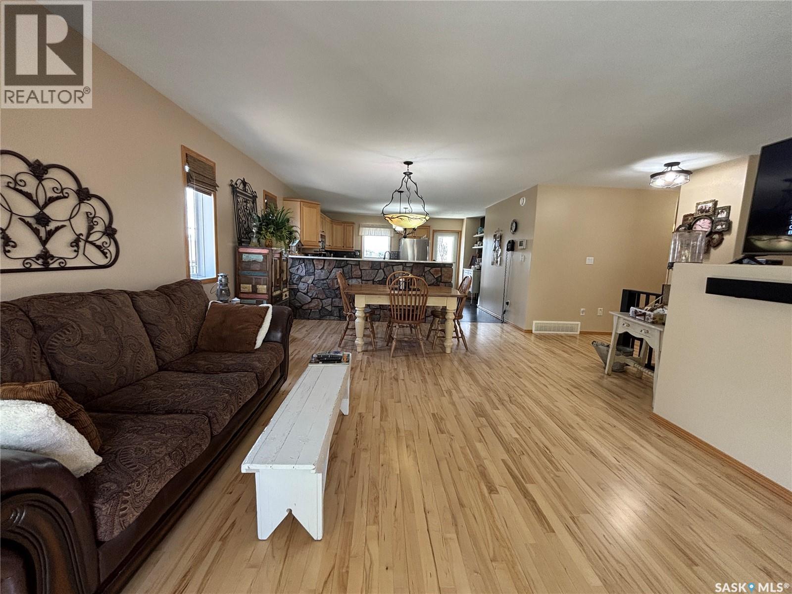 404 Herbert Street, Maple Creek, Saskatchewan  S0N 1N0 - Photo 14 - SK035151