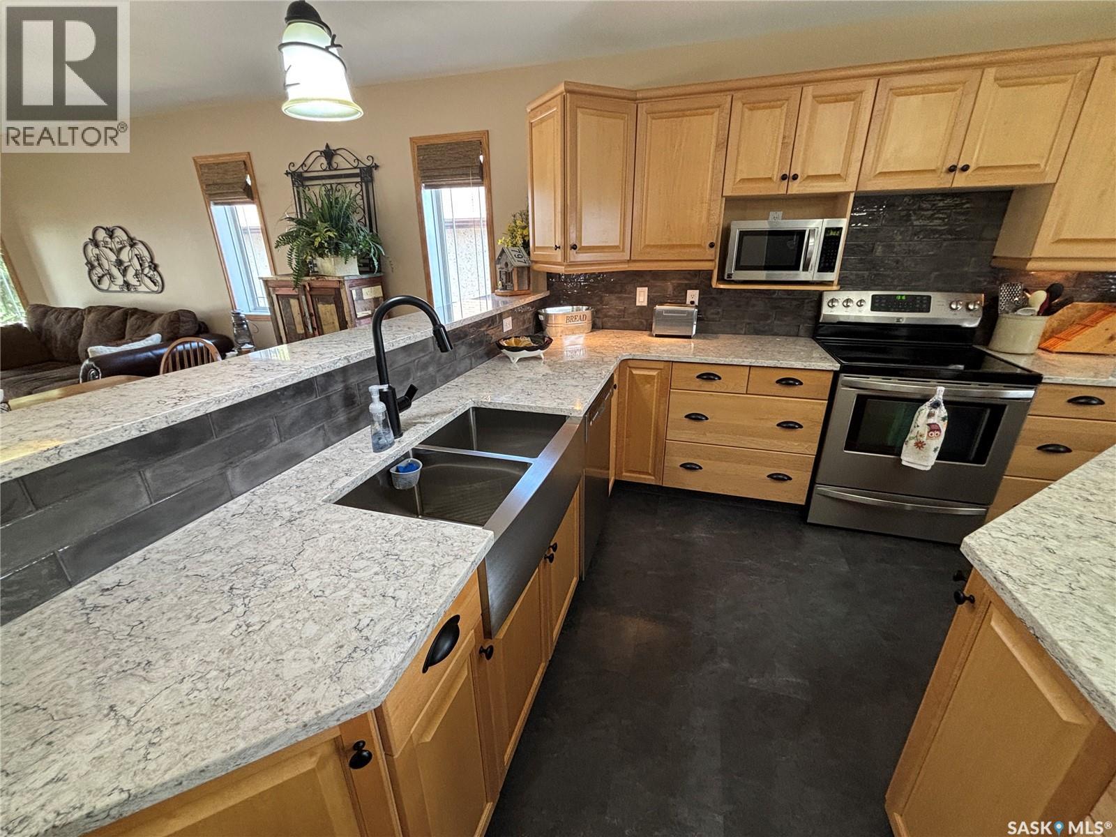 404 Herbert Street, Maple Creek, Saskatchewan  S0N 1N0 - Photo 21 - SK035151