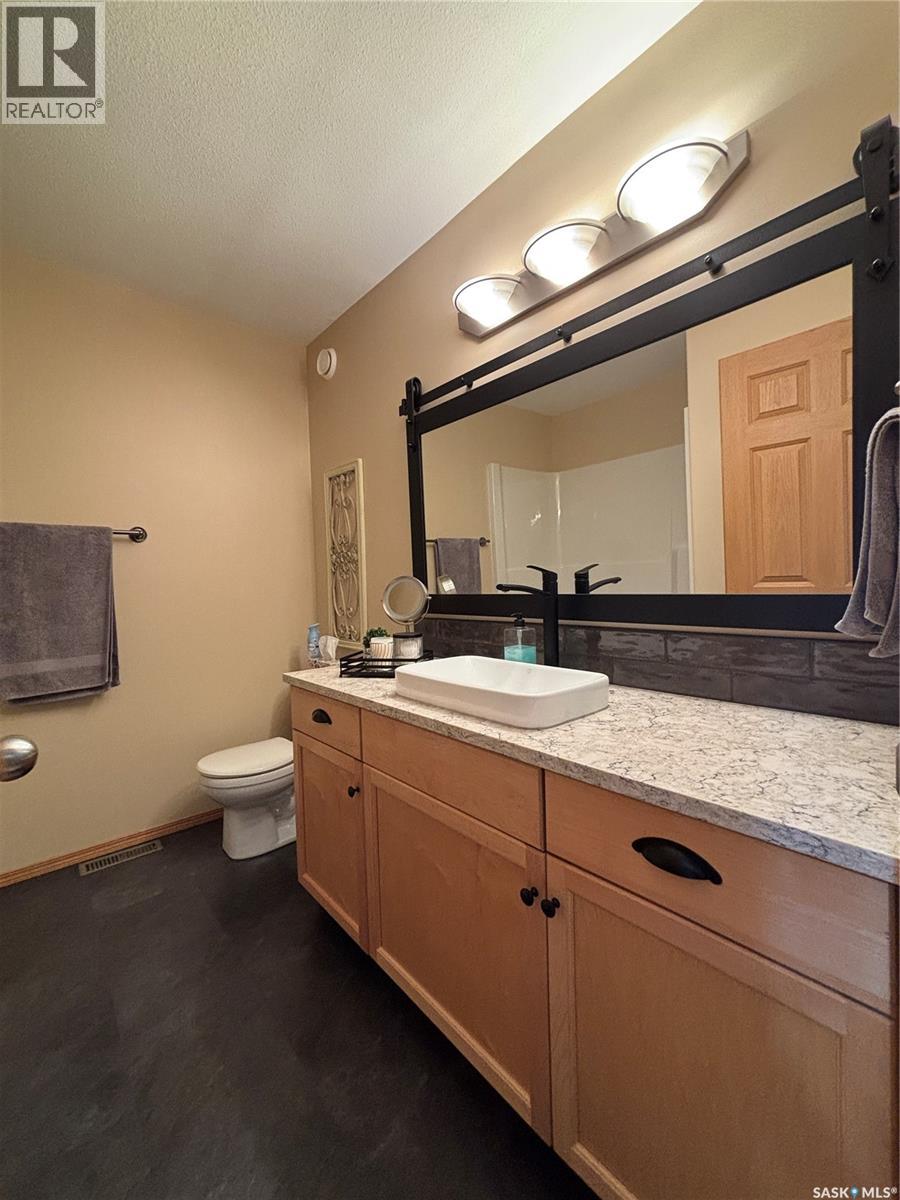 404 Herbert Street, Maple Creek, Saskatchewan  S0N 1N0 - Photo 35 - SK035151
