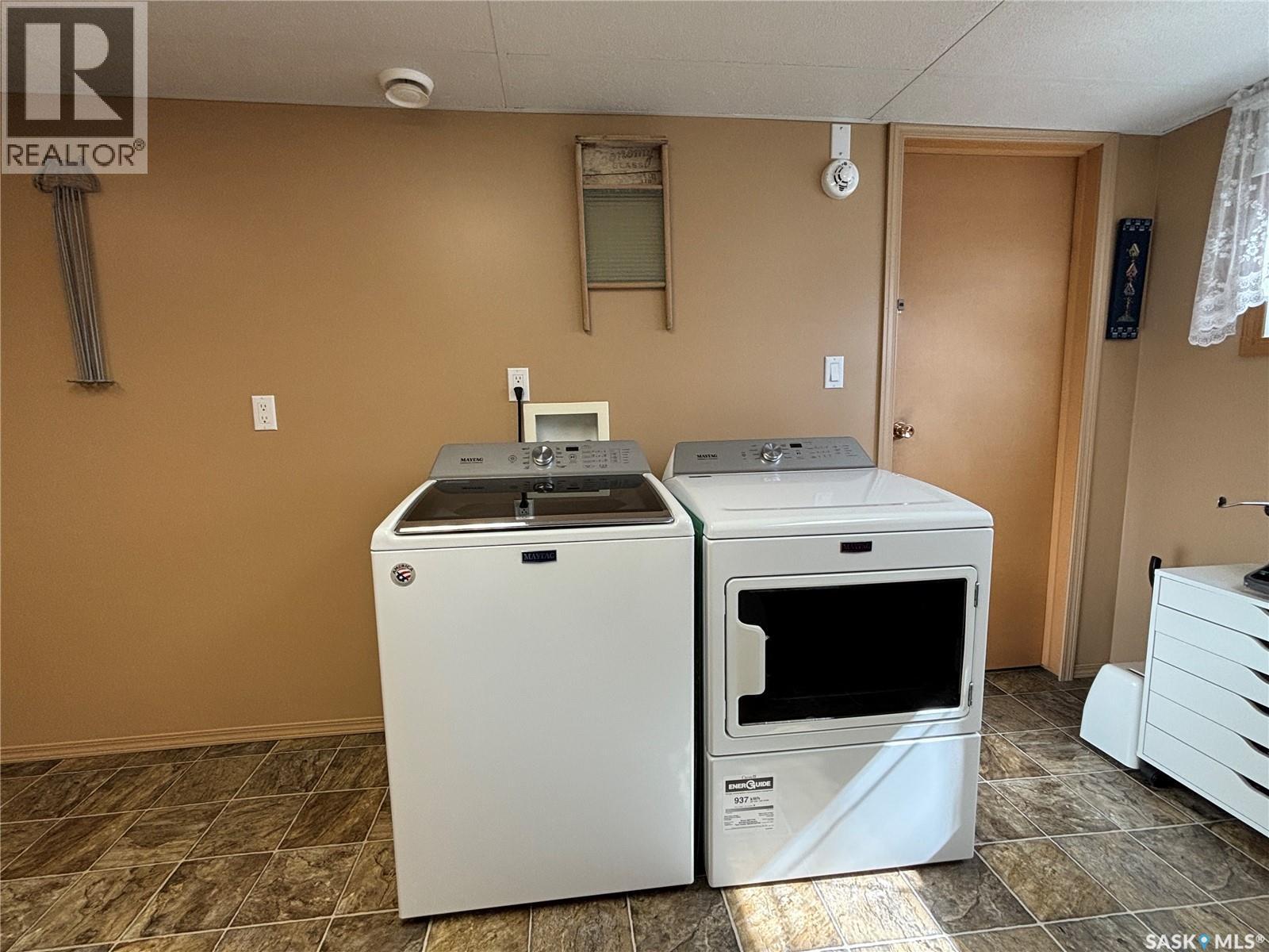 404 Herbert Street, Maple Creek, Saskatchewan  S0N 1N0 - Photo 47 - SK035151