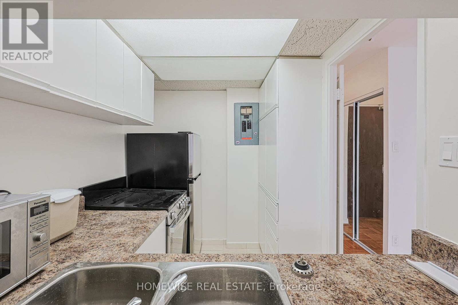 705 - 485 Kingston Road, Toronto, Ontario  M4L 1V6 - Photo 4 - E13042762