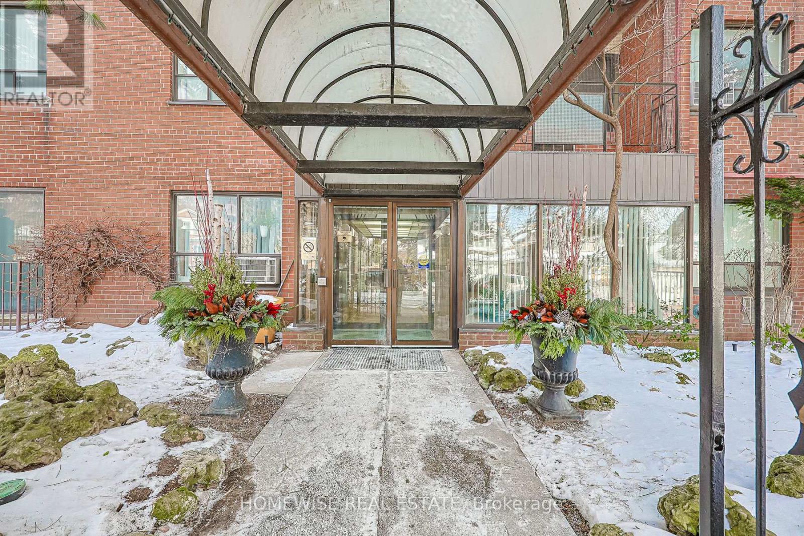 705 - 485 Kingston Road, Toronto, Ontario  M4L 1V6 - Photo 2 - E13042762