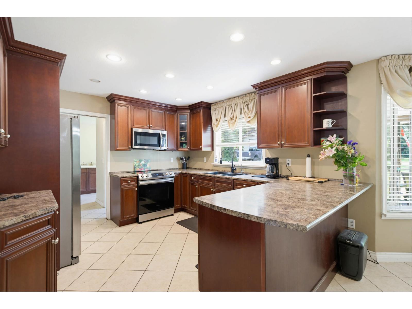 22724 76b Crescent, Langley, British Columbia  V1M 2J8 - Photo 11 - R3120949