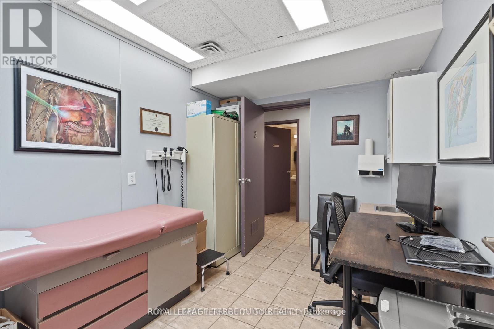 Grd Floor - 1662 & 1664 Dufferin Street, Toronto, Ontario  M6H 3M1 - Photo 9 - W13052788