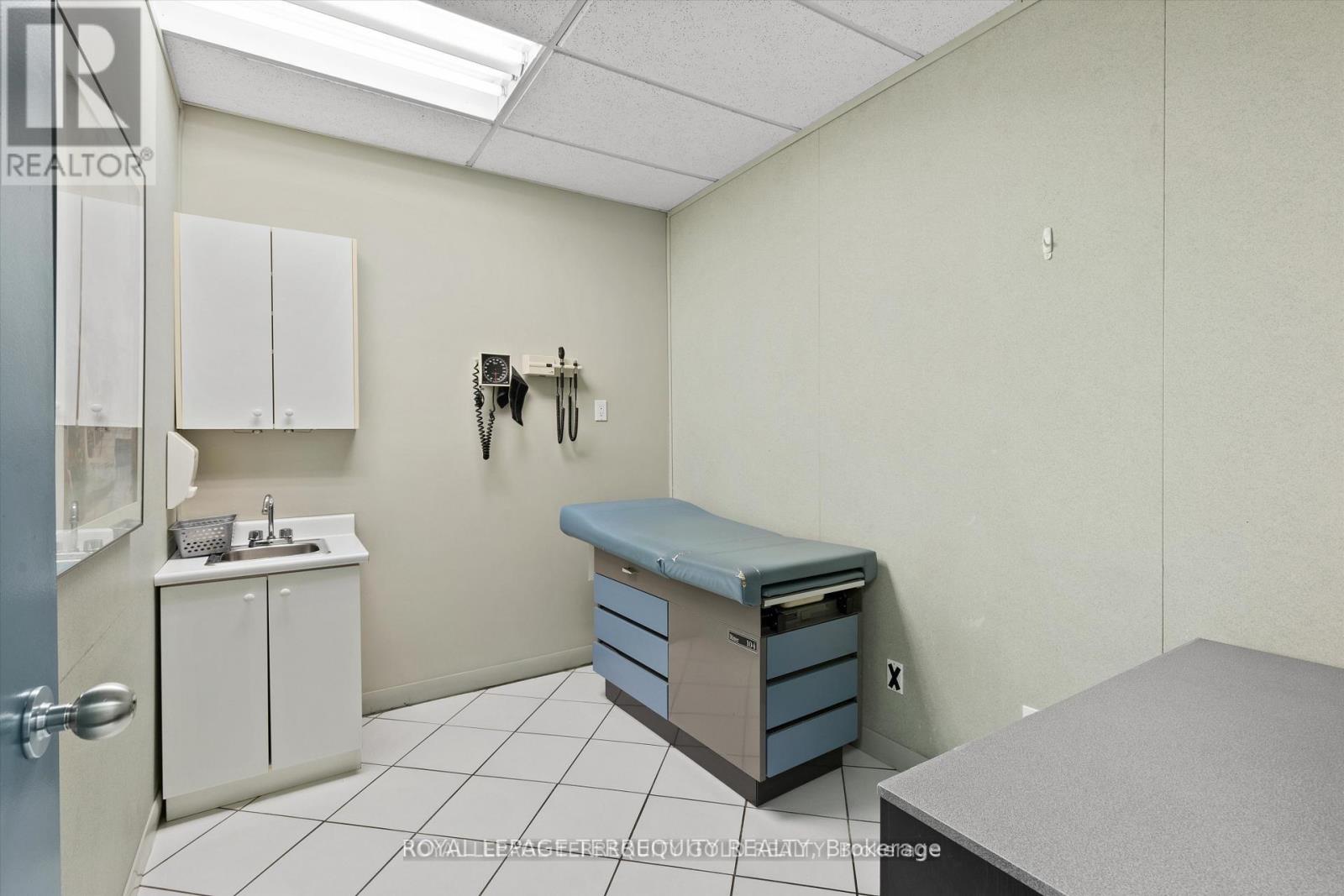 Grd Floor - 1662 & 1664 Dufferin Street, Toronto, Ontario  M6H 3M1 - Photo 14 - W13052788