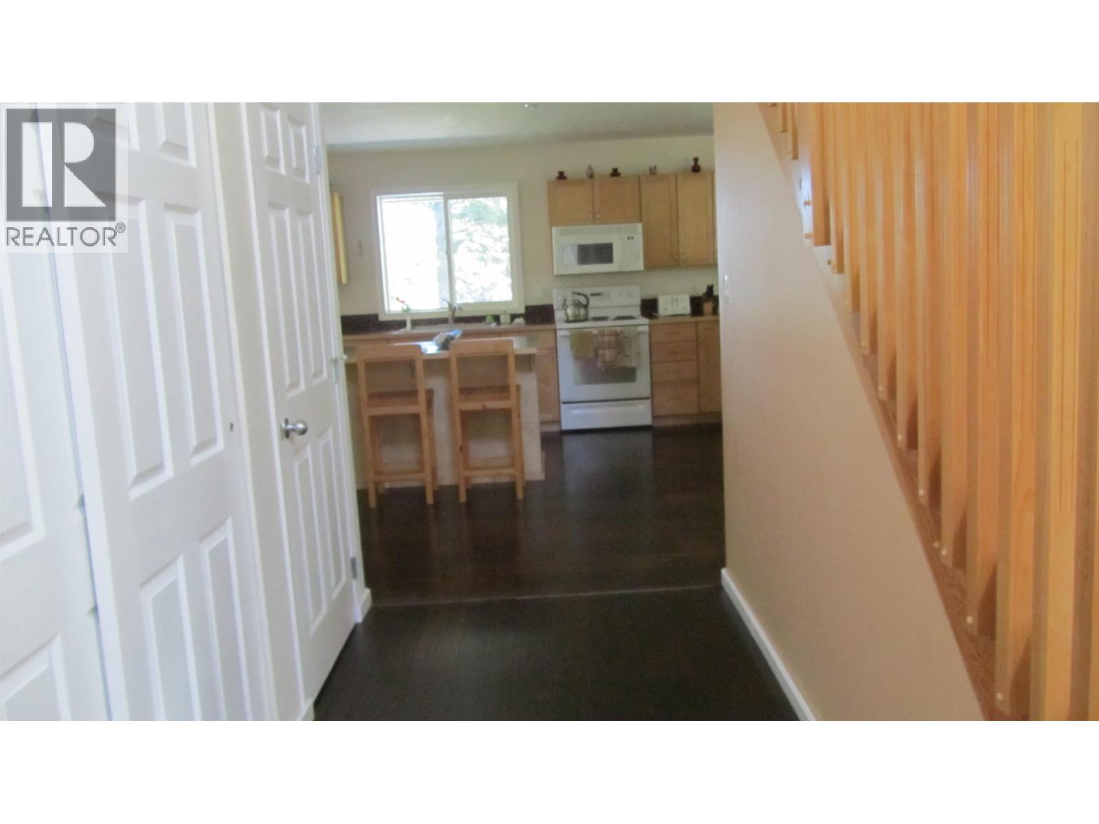 5369 Kallum Drive, 108 Mile Ranch, British Columbia  V0K 2Z0 - Photo 9 - R3120560