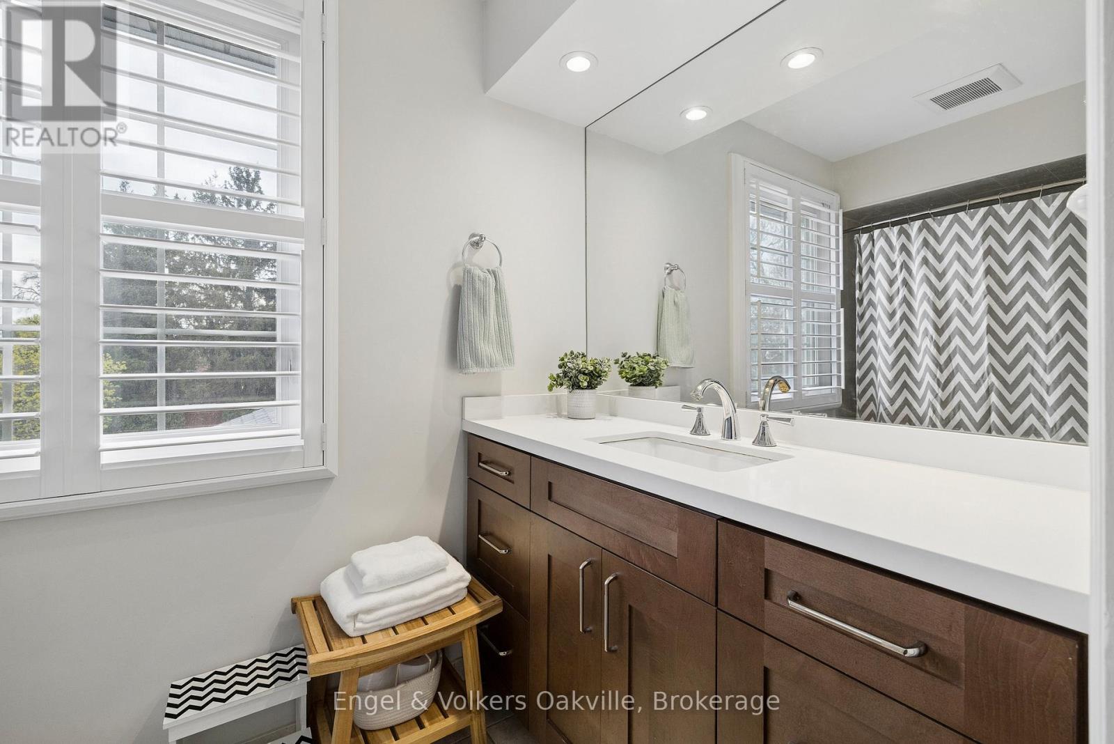 1375 Falgarwood Drive, Oakville, Ontario  L6H 2P4 - Photo 31 - W13086296