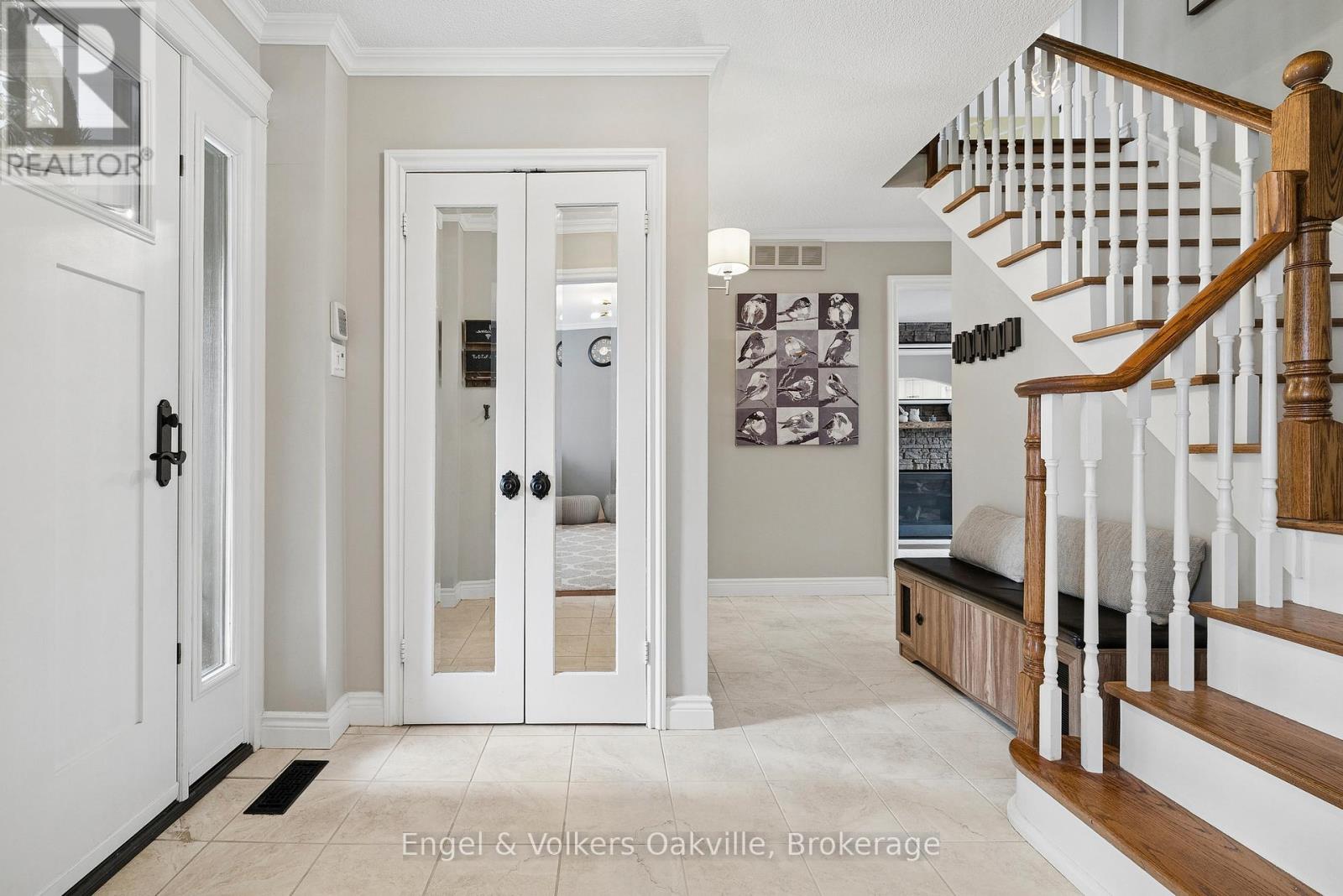 1375 Falgarwood Drive, Oakville, Ontario  L6H 2P4 - Photo 5 - W13086296