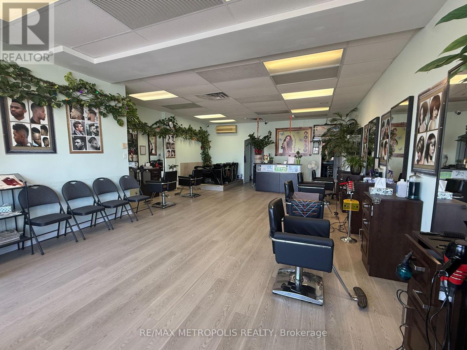 2685 Eglinton Avenue E, Toronto, Ontario  M1K 2S2 - Photo 4 - E13098024