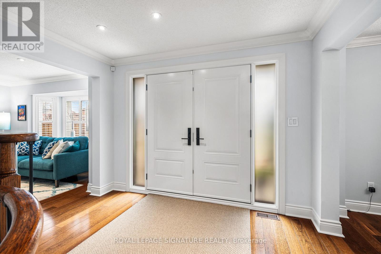 238 Hoover Drive, Pickering, Ontario  L1V 5R3 - Photo 3 - E13098076