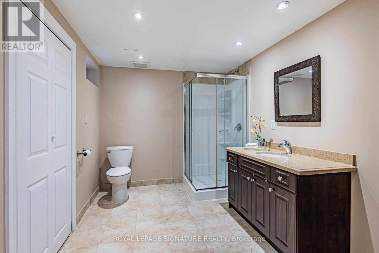 238 Hoover Drive, Pickering, Ontario  L1V 5R3 - Photo 37 - E13098076