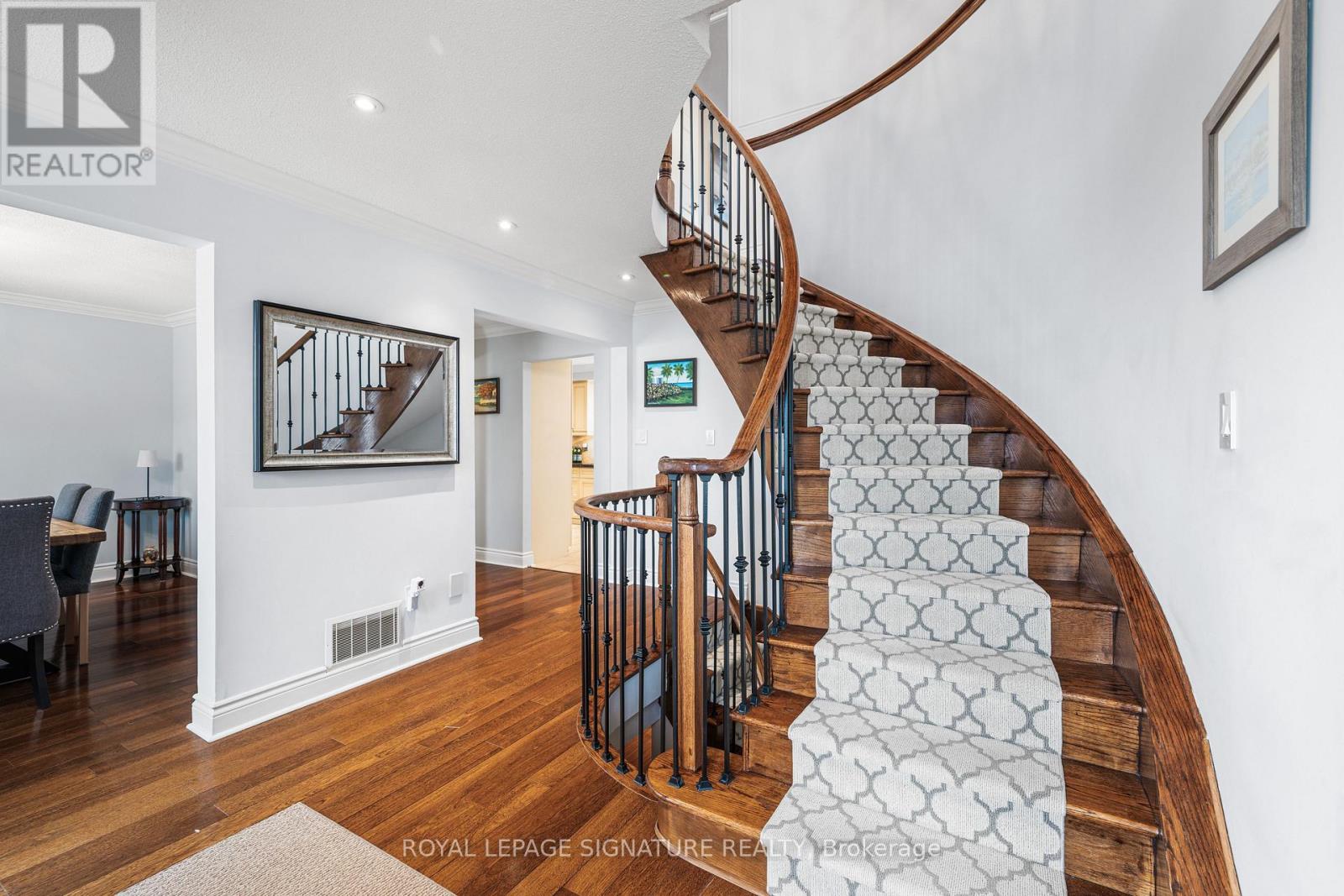 238 Hoover Drive, Pickering, Ontario  L1V 5R3 - Photo 4 - E13098076