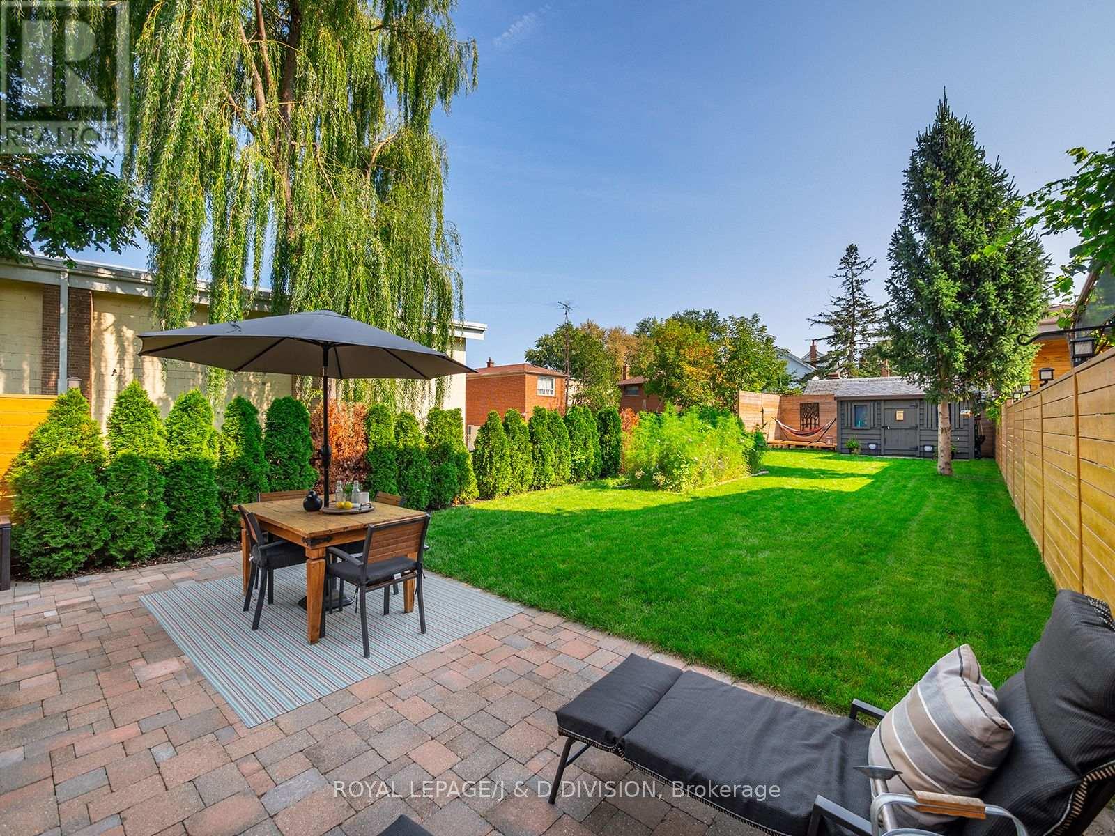 221 Virginia Avenue, Toronto, Ontario  M4C 2T6 - Photo 39 - E13098154