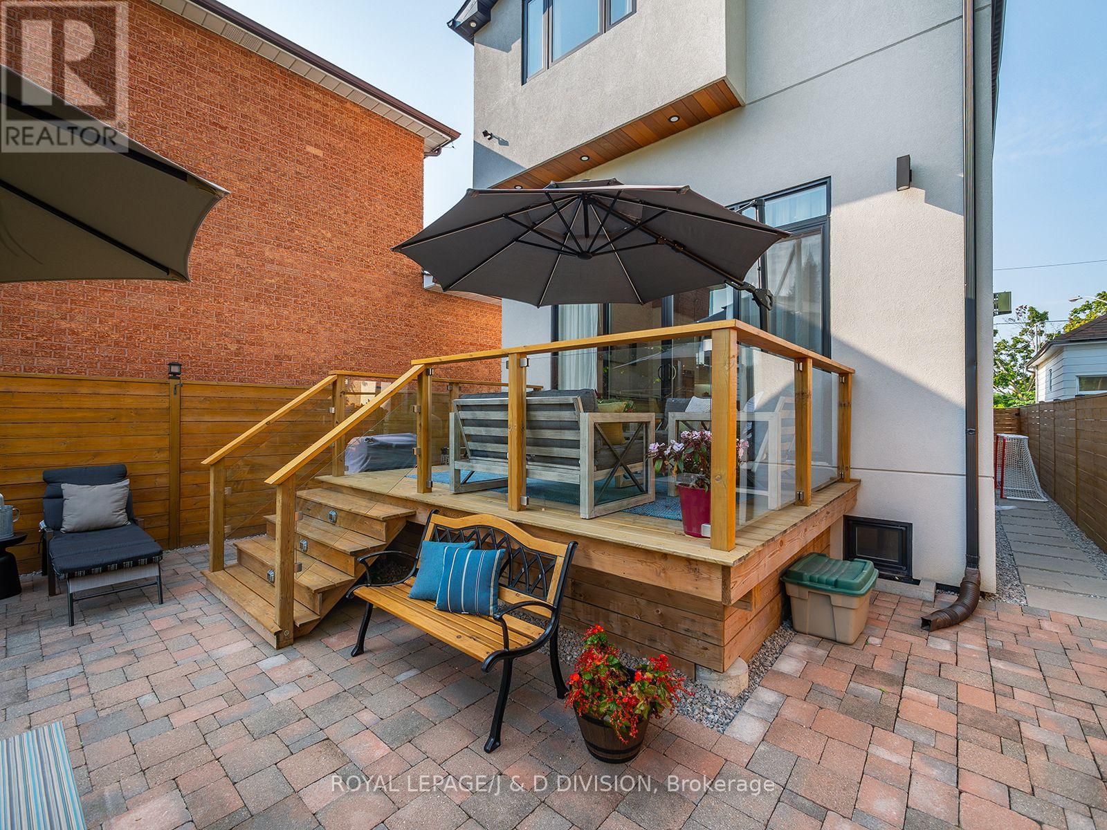 221 Virginia Avenue, Toronto, Ontario  M4C 2T6 - Photo 41 - E13098154
