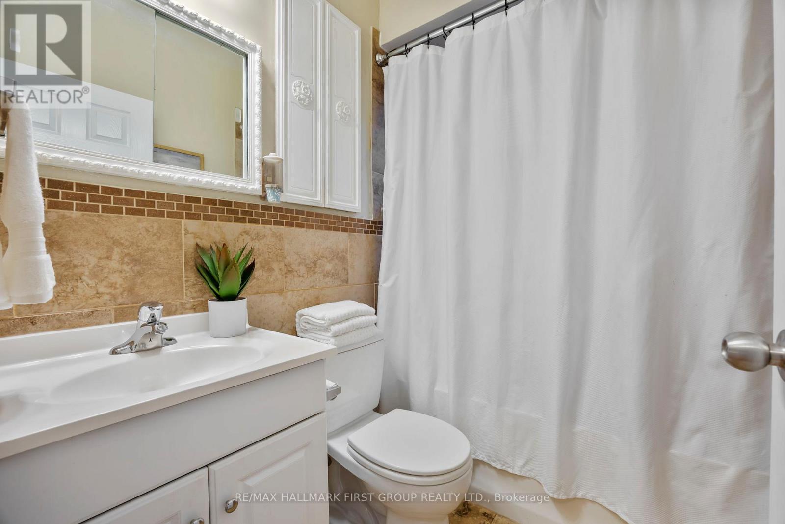53 Billingsgate Crescent, Ajax, Ontario  L1S 2R7 - Photo 26 - E13098234