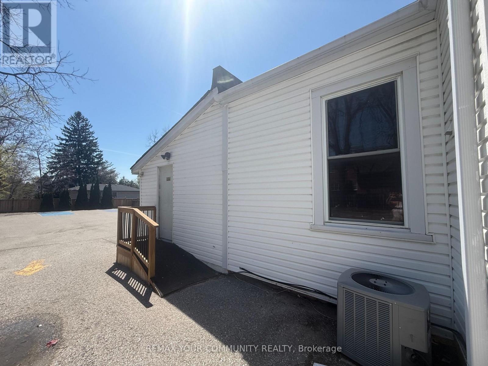 575 Kingston Road W, Ajax, Ontario  L1T 3A2 - Photo 3 - E13098260