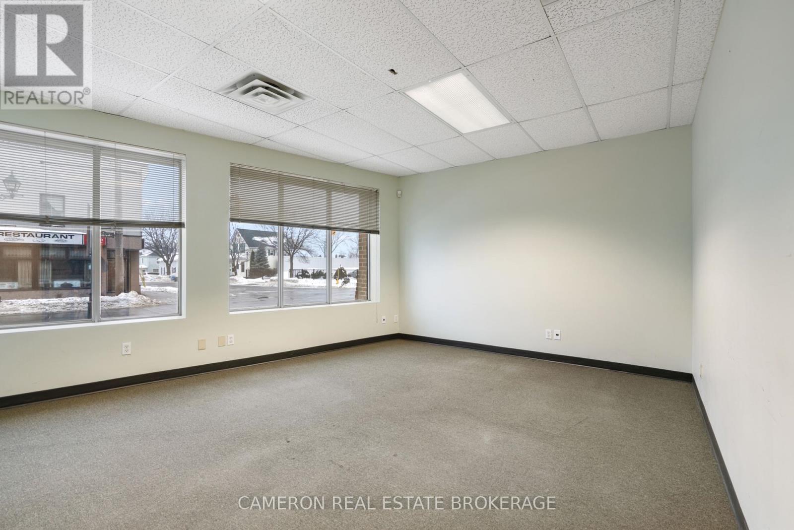4 Montreal Road, Cornwall, Ontario  K6H 1B1 - Photo 8 - X12893266