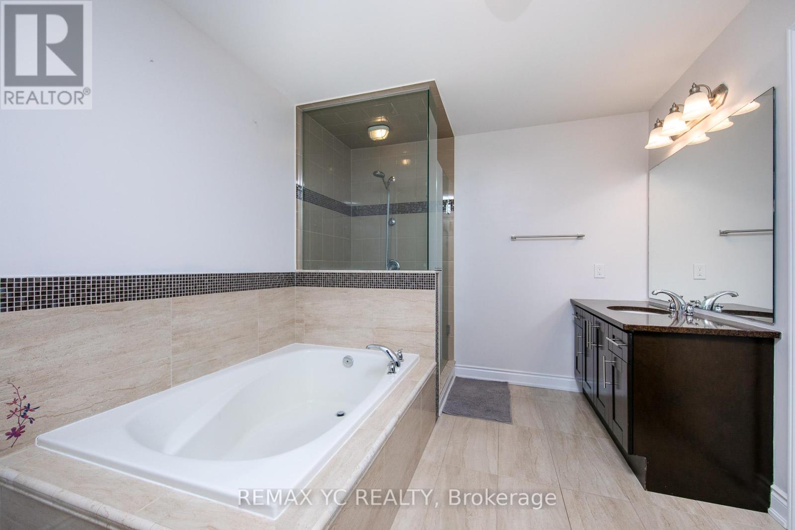43 Laredo Drive, Richmond Hill, Ontario  L4S 0E4 - Photo 39 - N13098184
