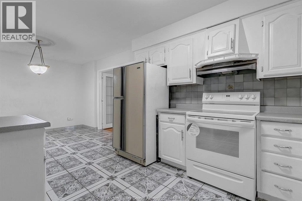 3818 Woodward, Windsor, Ontario  N8W 2Z3 - Photo 21 - 26010447