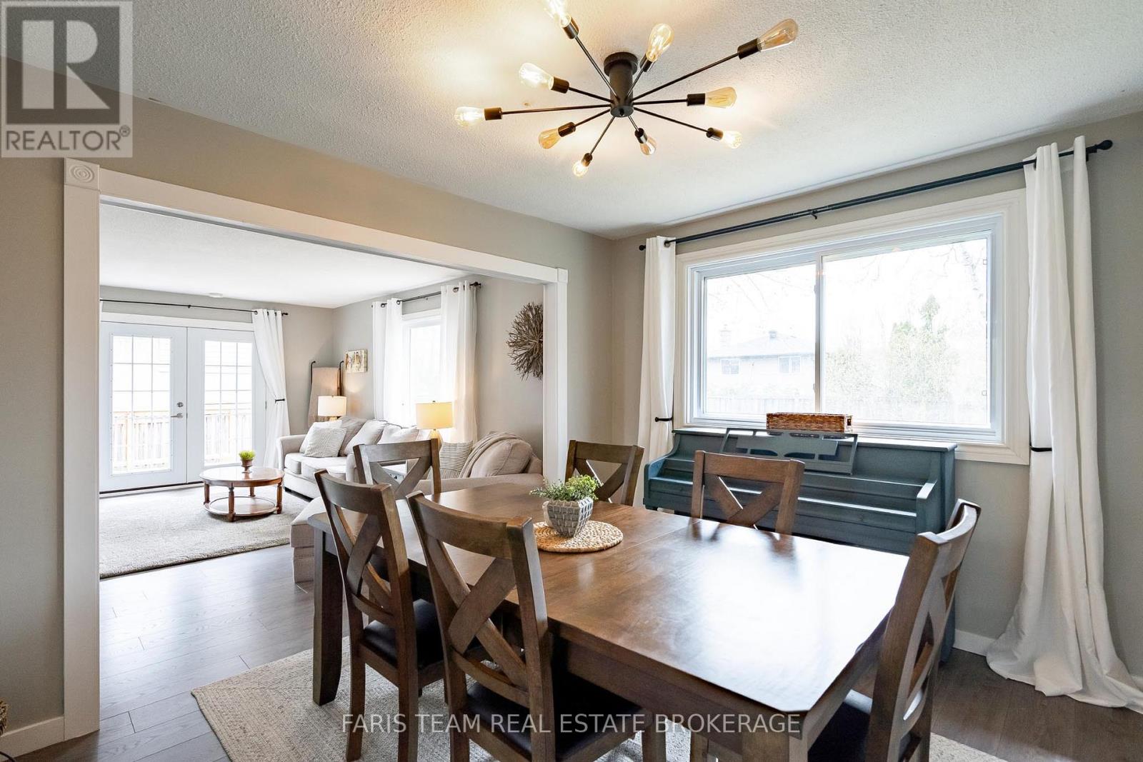 20 Carol Road, Barrie (Allandale Heights), Ontario  L4N 3P5 - Photo 10 - S13098208