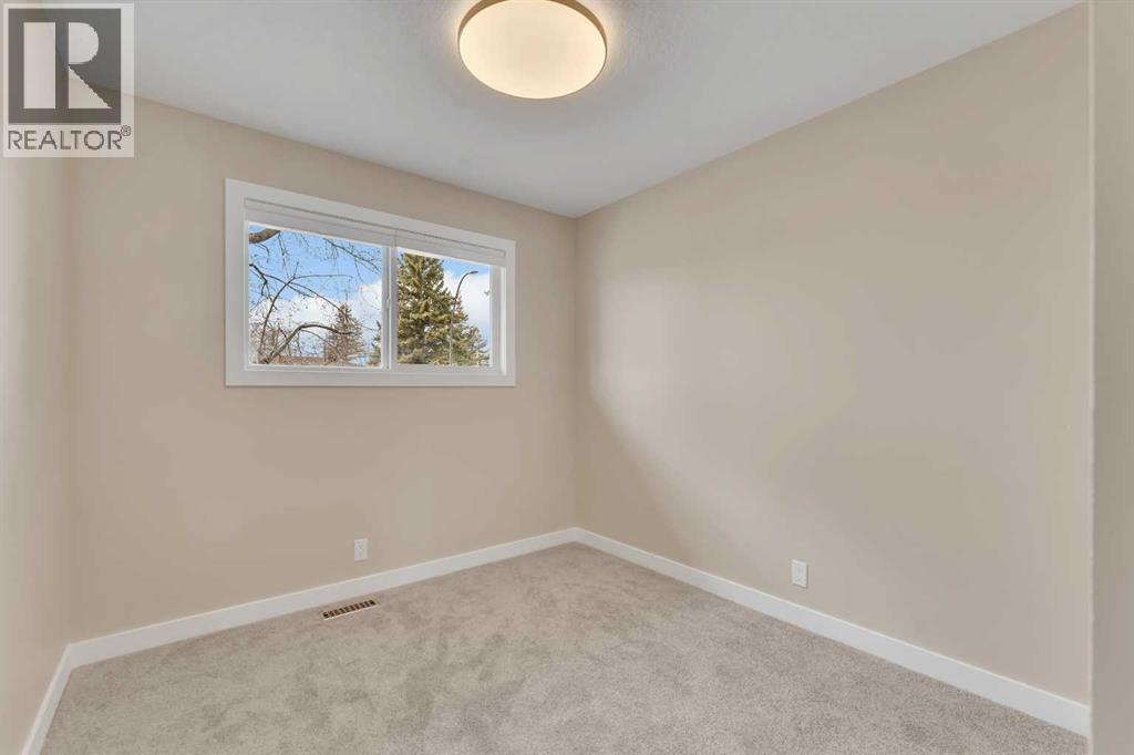 221 Madeira Crescent NE, Calgary, Alberta  T2A 4N3 - Photo 19 - A2308131