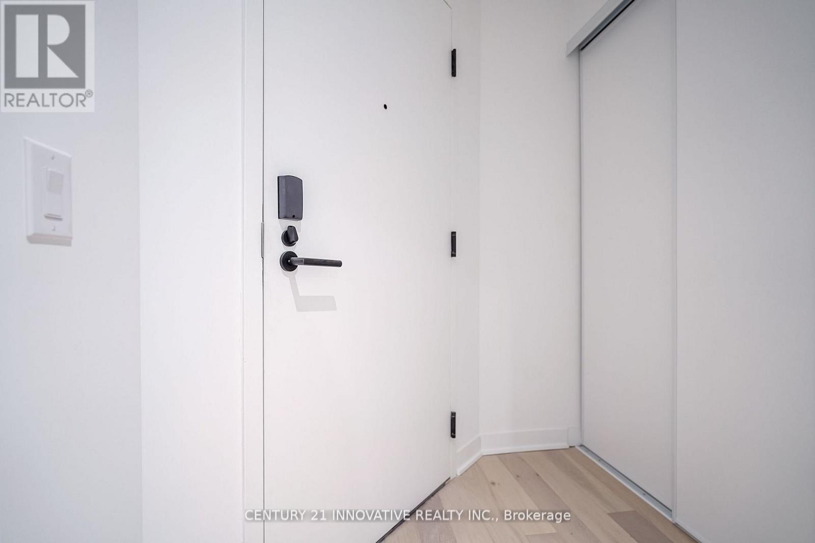 311 - 2625 Dundas Street W, Toronto, Ontario  M6P 1X9 - Photo 3 - W13098008