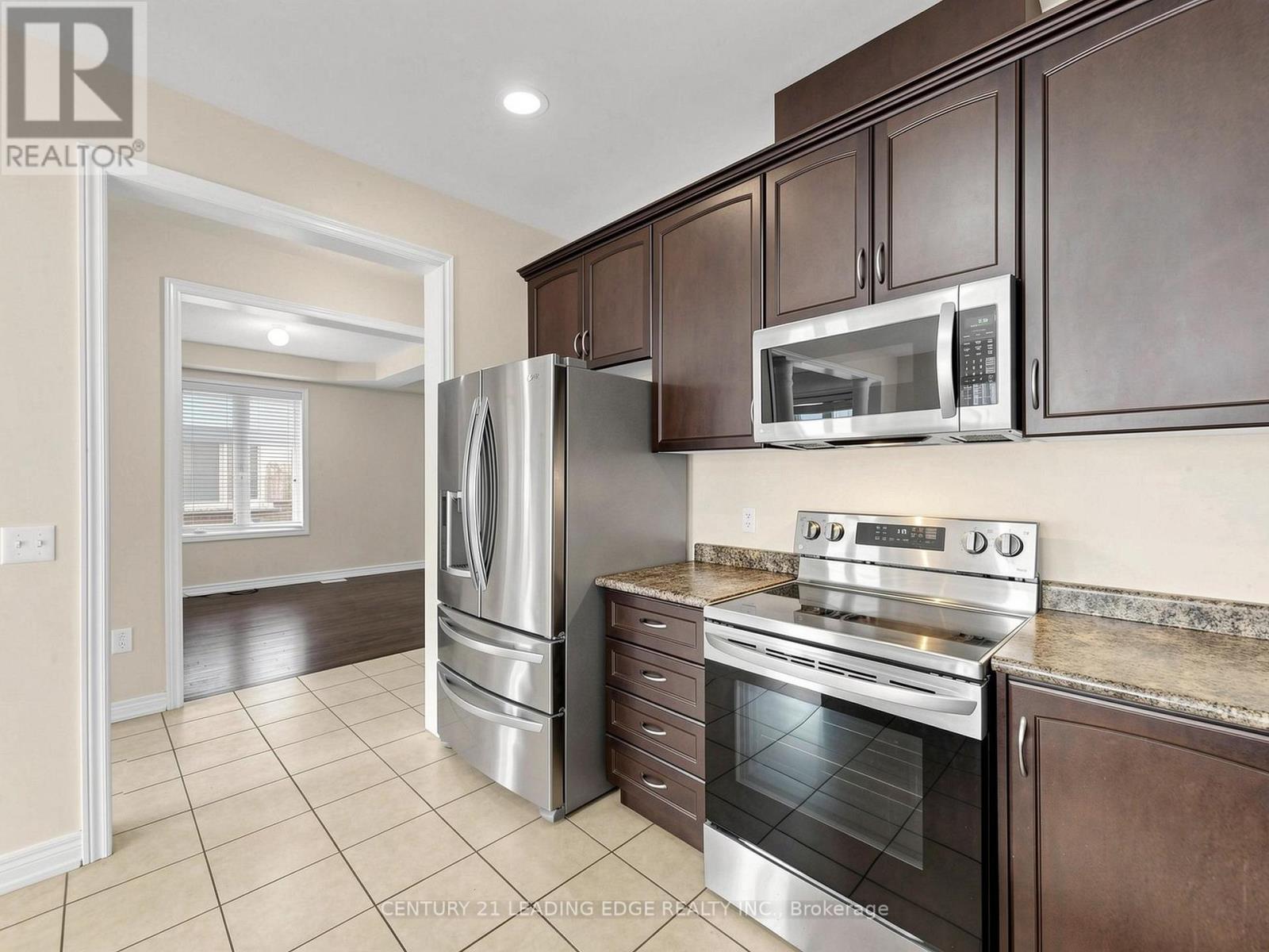 51 Drummondville Drive, Brampton, Ontario  L6P 3M9 - Photo 11 - W13098050