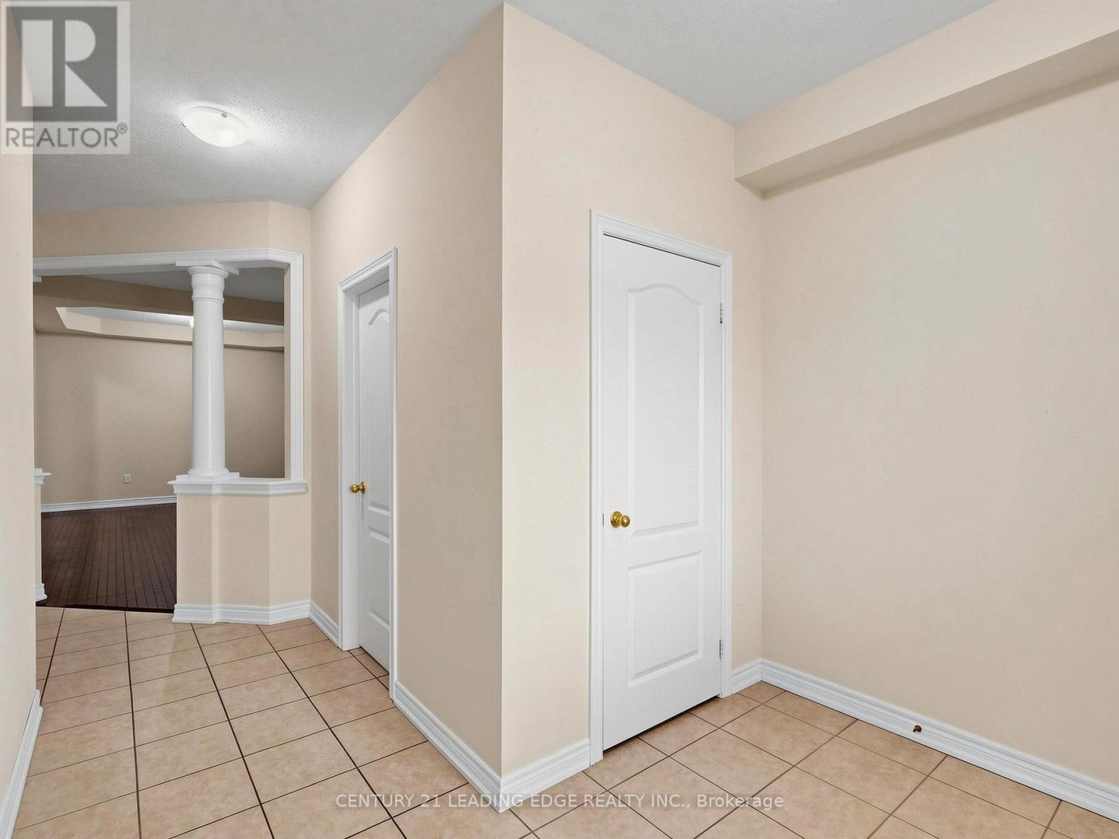 51 Drummondville Drive, Brampton, Ontario  L6P 3M9 - Photo 17 - W13098050