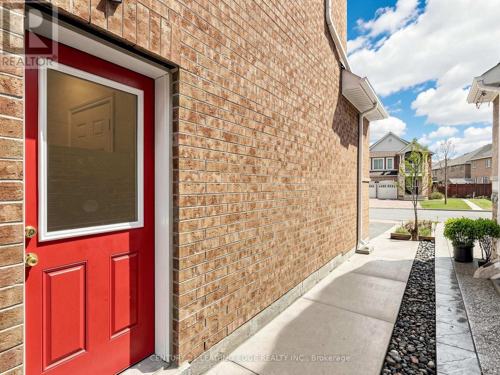 51 Drummondville Drive, Brampton, Ontario  L6P 3M9 - Photo 47 - W13098050