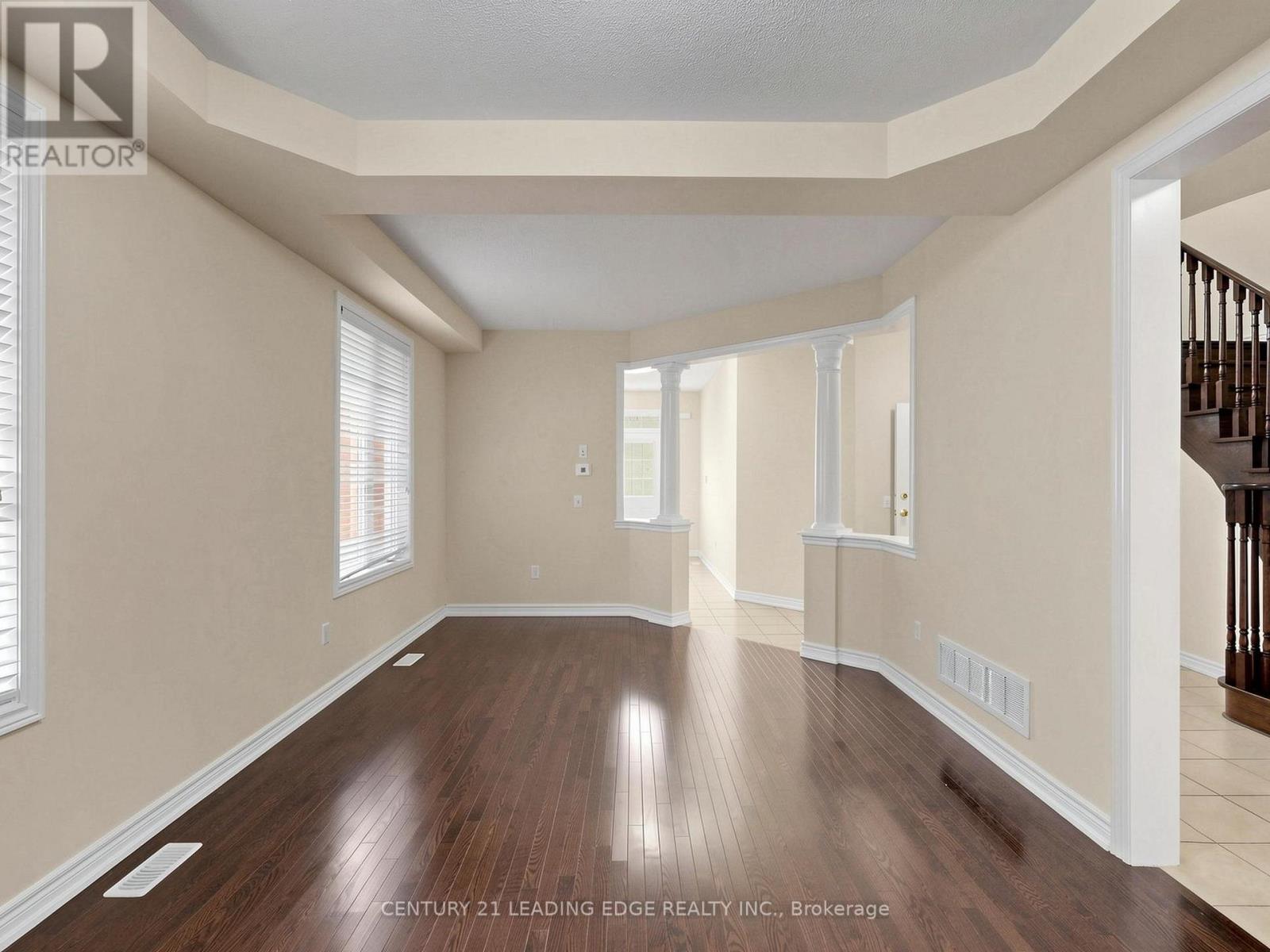51 Drummondville Drive, Brampton, Ontario  L6P 3M9 - Photo 5 - W13098050