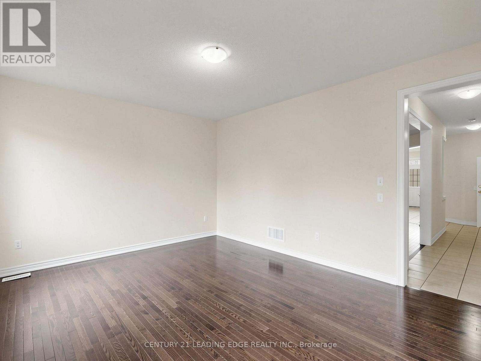 51 Drummondville Drive, Brampton, Ontario  L6P 3M9 - Photo 9 - W13098050