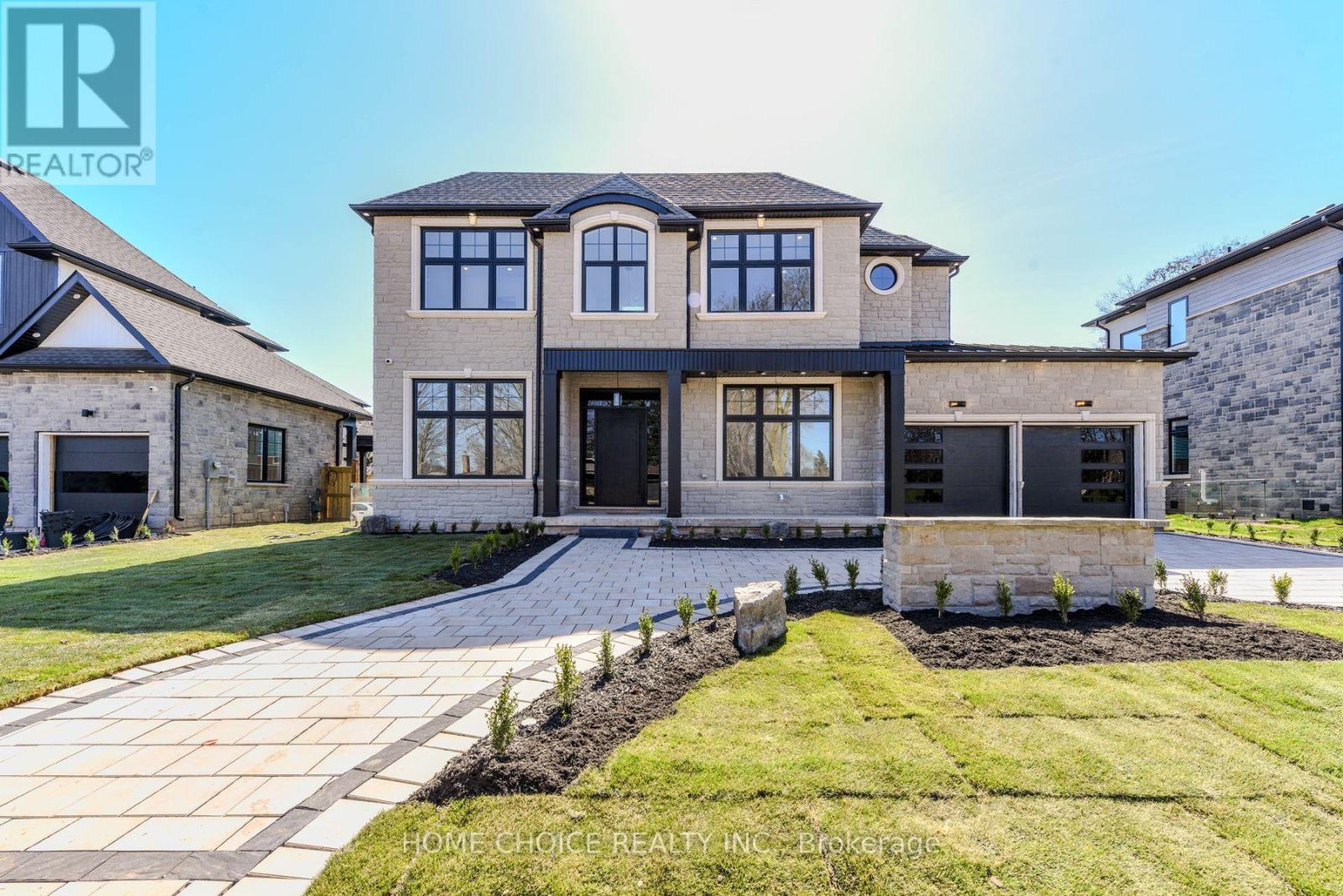 302 Tuck Drive, Burlington, Ontario  L7L 2R3 - Photo 1 - W13098078