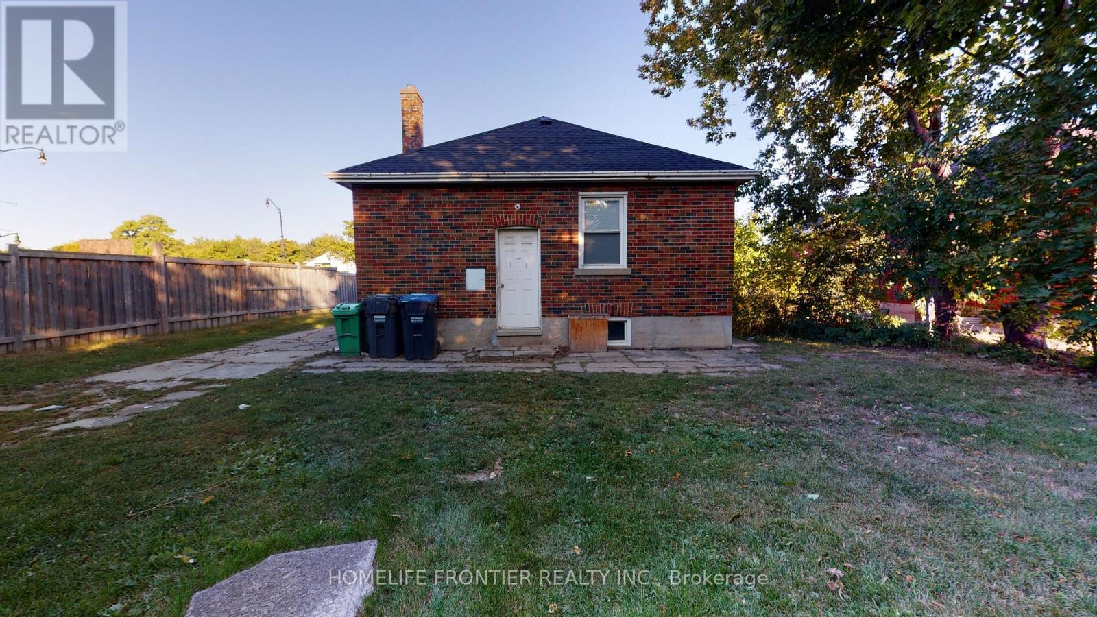 191 Queen Street E, Brampton, Ontario  L6W 2B3 - Photo 11 - W13098128