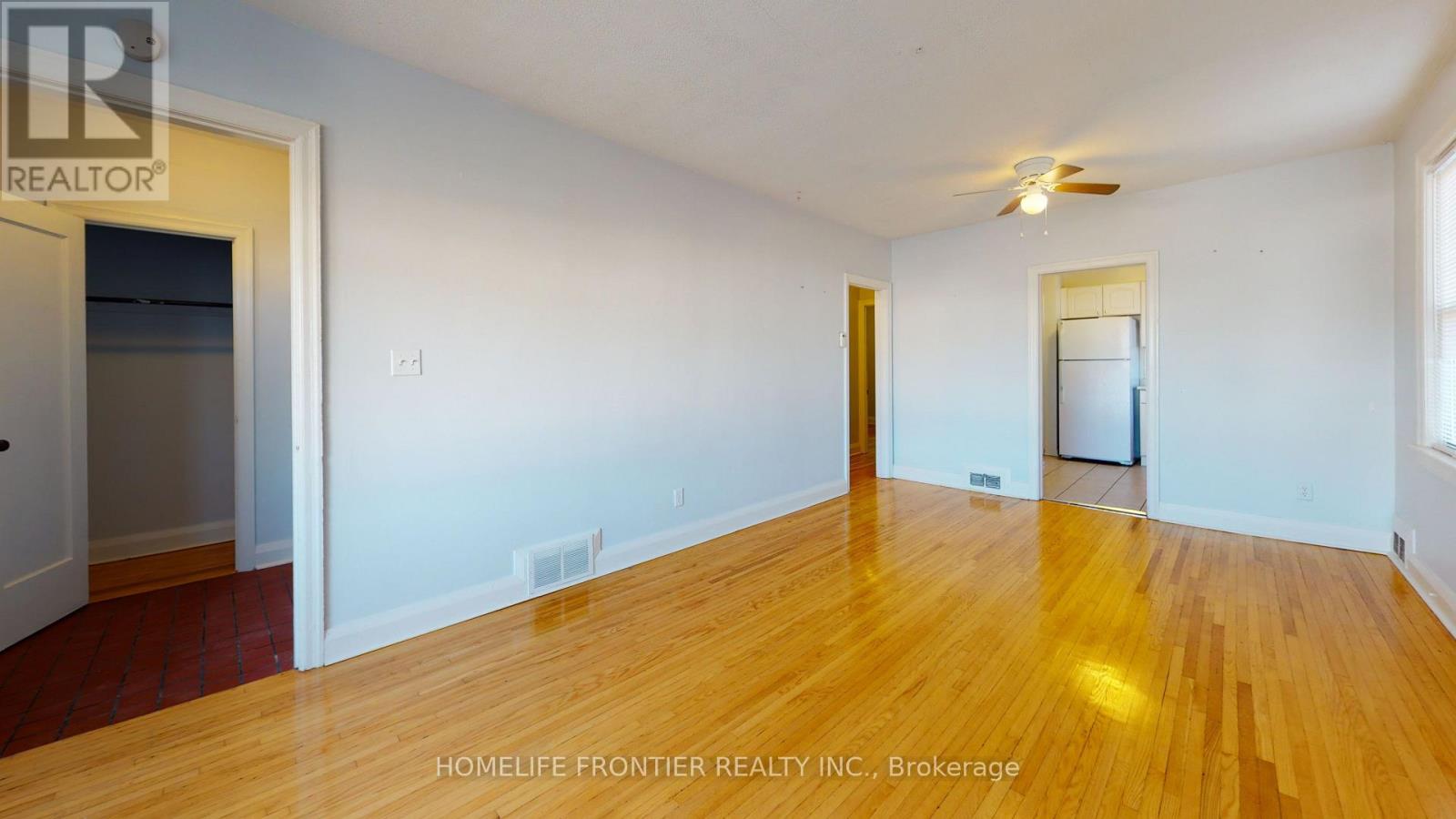 191 Queen Street E, Brampton, Ontario  L6W 2B3 - Photo 3 - W13098128