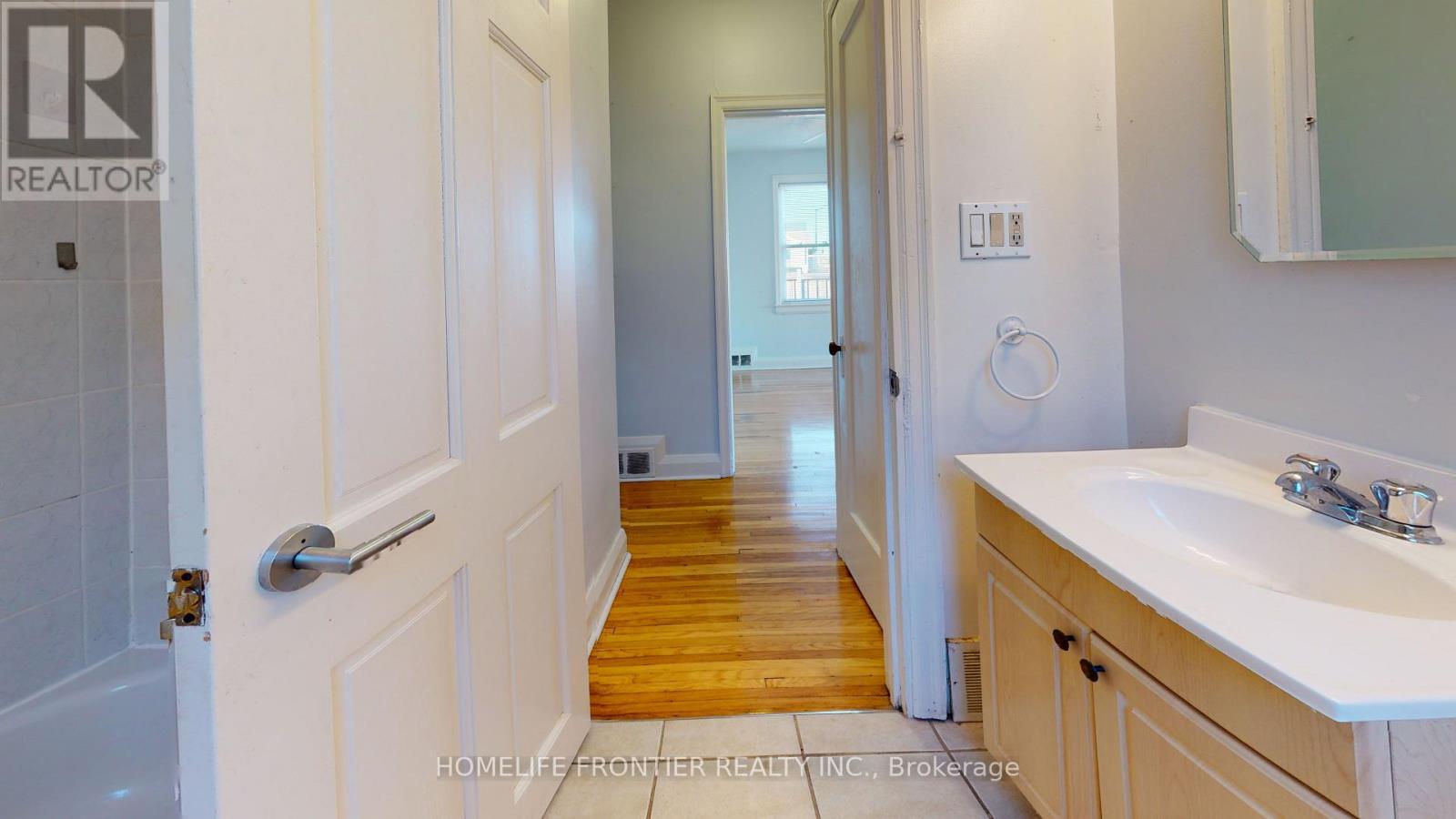 191 Queen Street E, Brampton, Ontario  L6W 2B3 - Photo 5 - W13098128