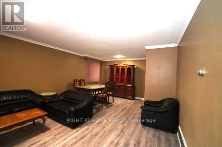 35 Beckett Avenue, Toronto, Ontario  M6L 2B3 - Photo 4 - W13098138