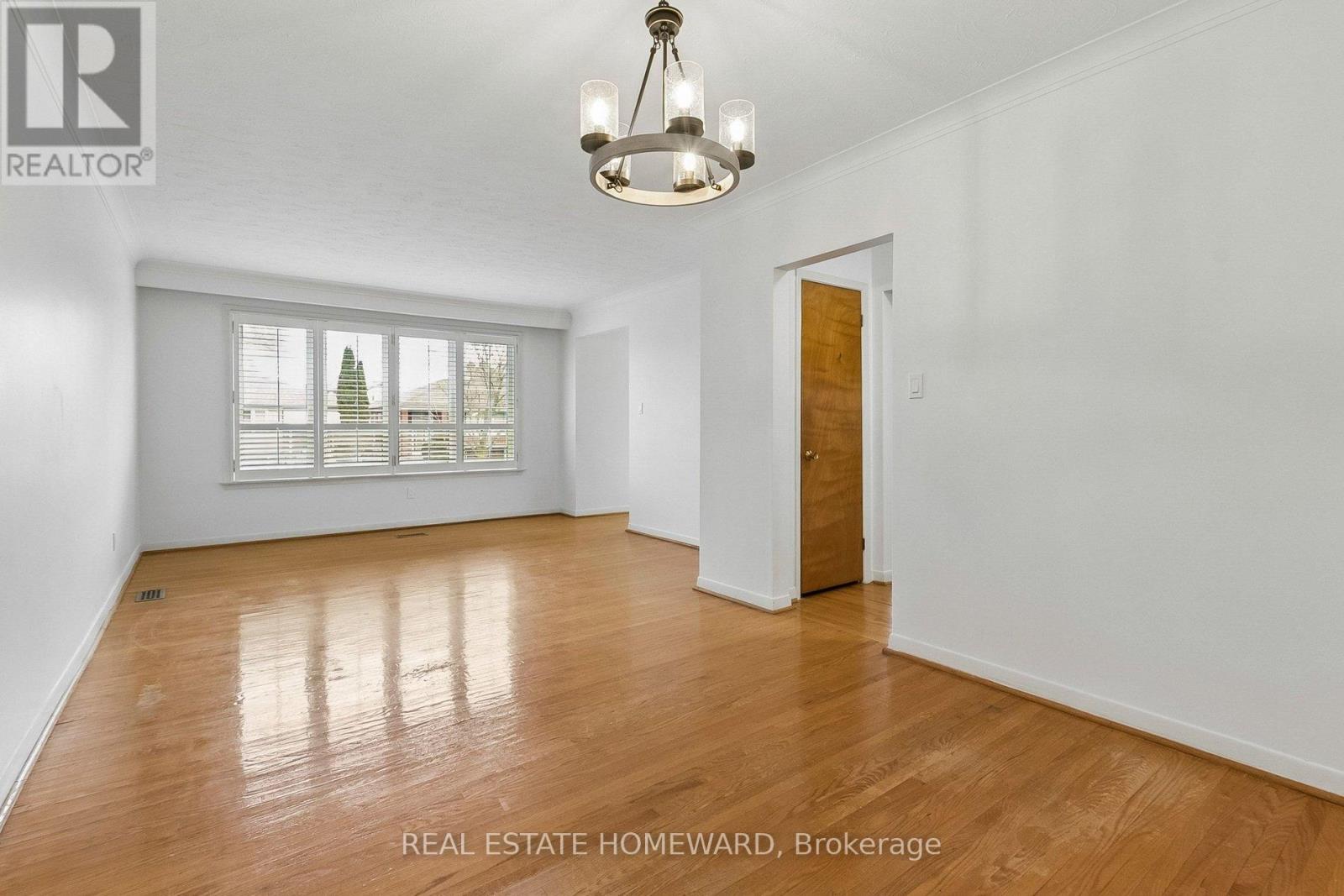 71 Thwaite Avenue, Toronto, Ontario  M3L 2C8 - Photo 11 - W13098146