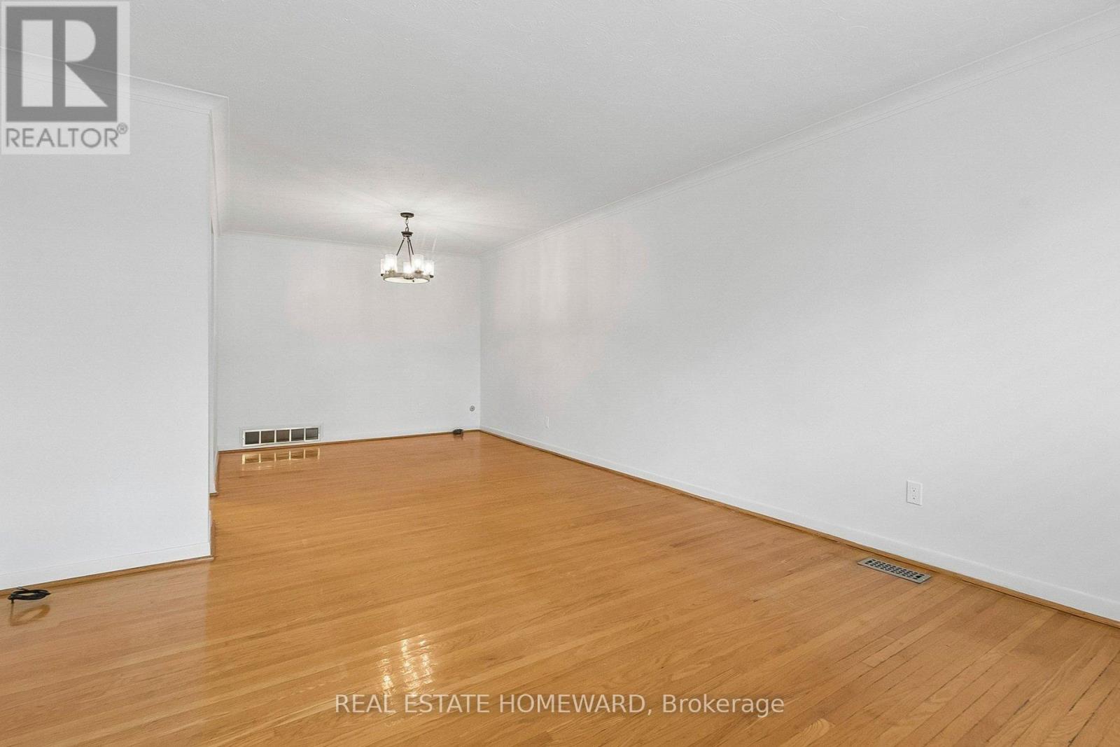 71 Thwaite Avenue, Toronto, Ontario  M3L 2C8 - Photo 13 - W13098146