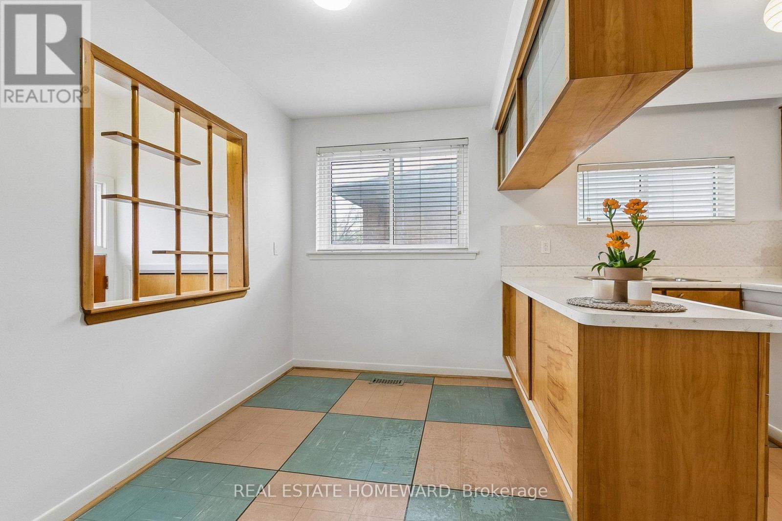 71 Thwaite Avenue, Toronto, Ontario  M3L 2C8 - Photo 20 - W13098146
