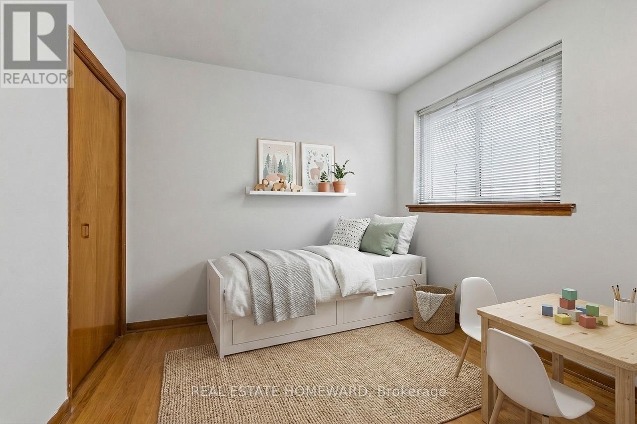 71 Thwaite Avenue, Toronto, Ontario  M3L 2C8 - Photo 28 - W13098146