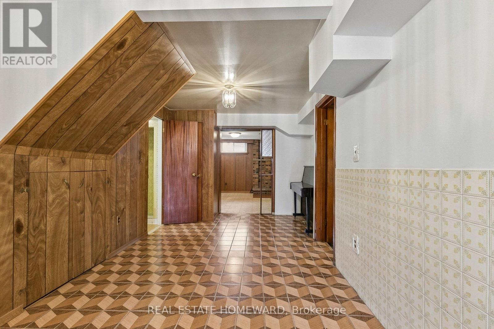 71 Thwaite Avenue, Toronto, Ontario  M3L 2C8 - Photo 36 - W13098146